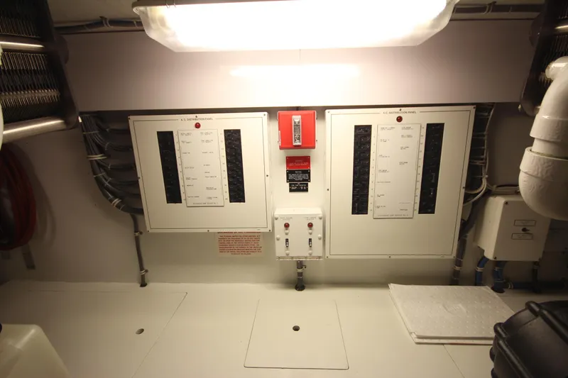 Rollwind Yacht Photos Pics 