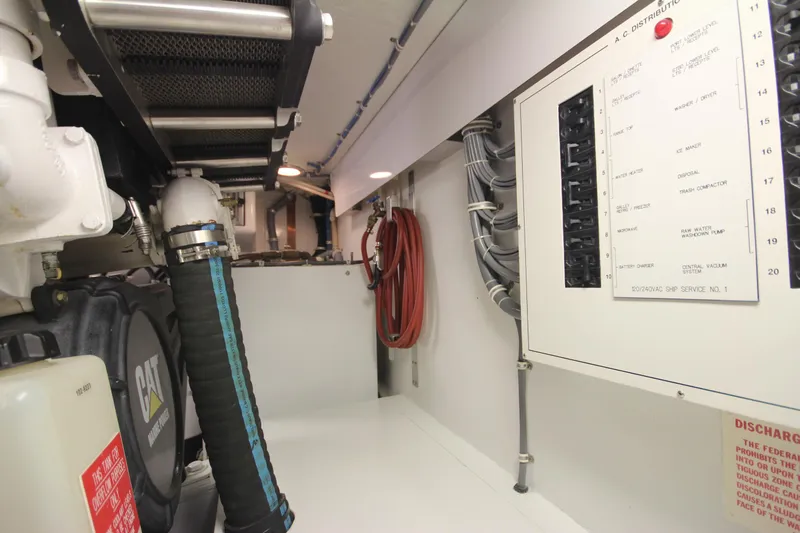 Rollwind Yacht Photos Pics 