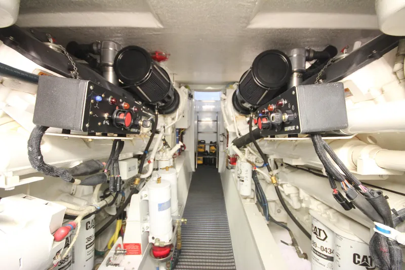 Rollwind Yacht Photos Pics 