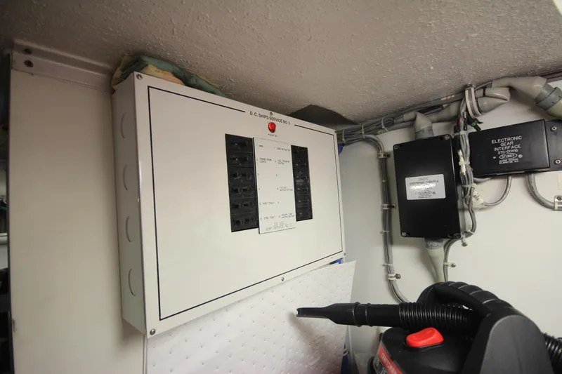 Rollwind Yacht Photos Pics 