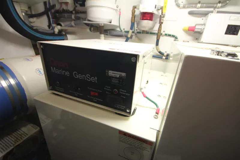 Rollwind Yacht Photos Pics 