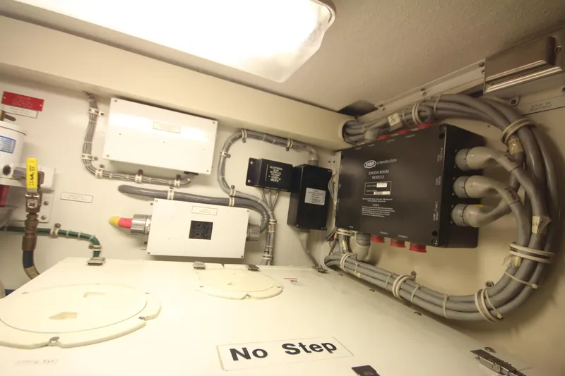 Rollwind Yacht Photos Pics 