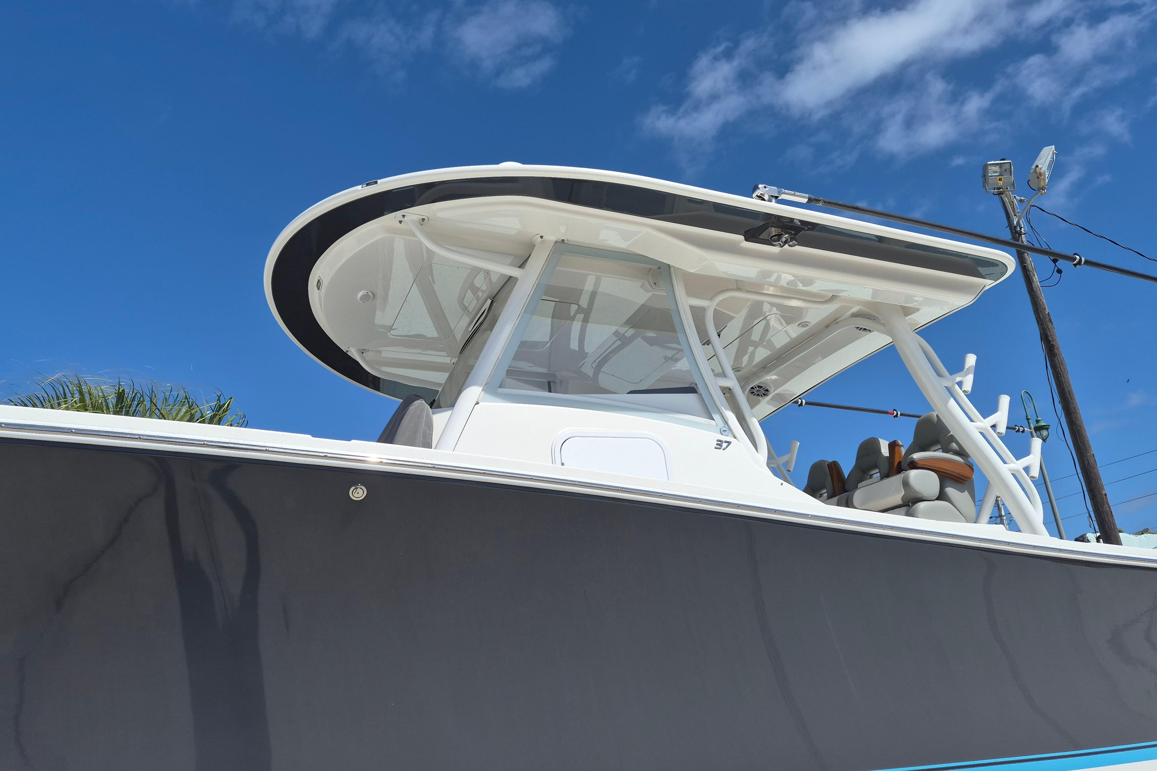 2024 Regulator 37 - Image 4