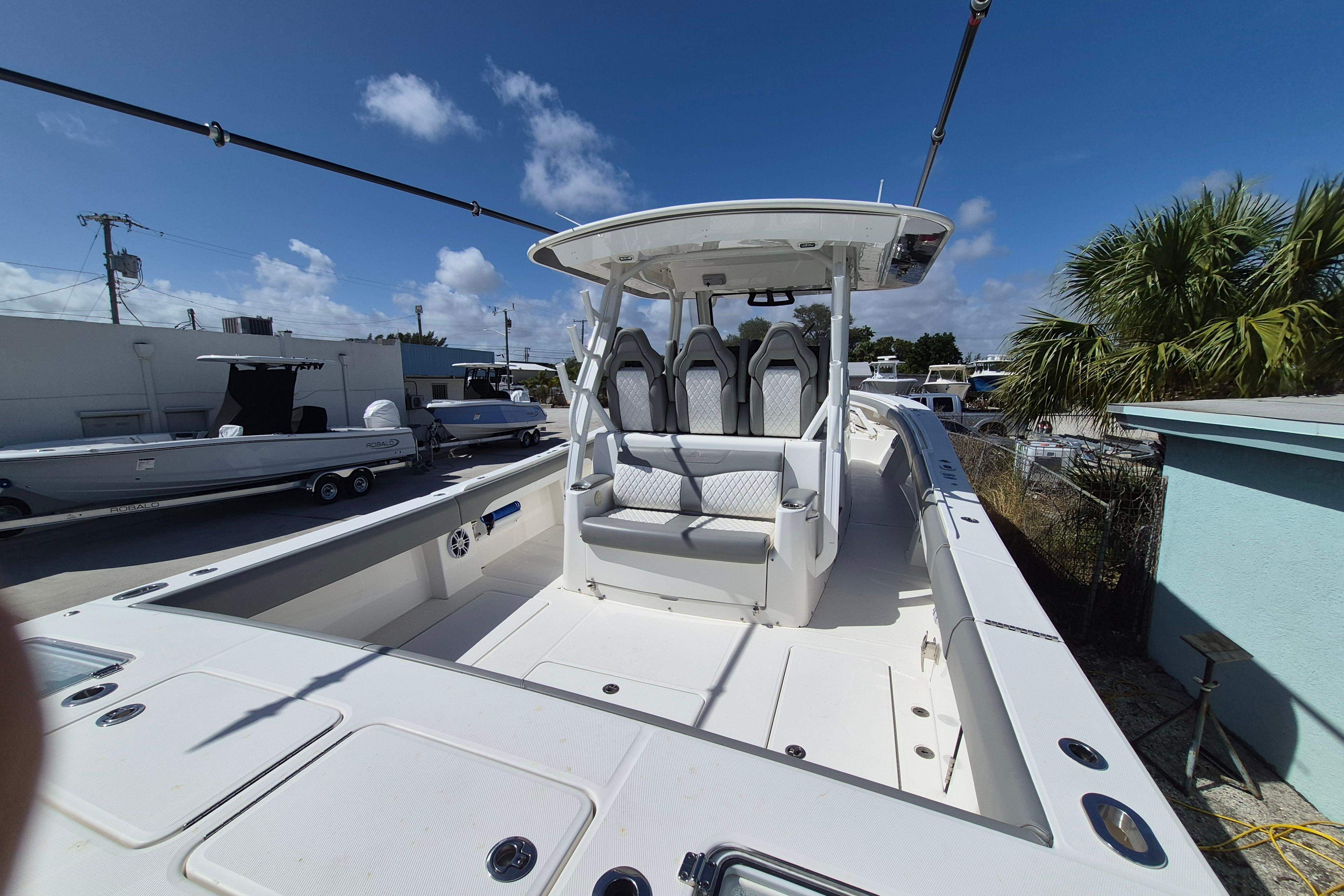 2024 Regulator 37 - Image 8