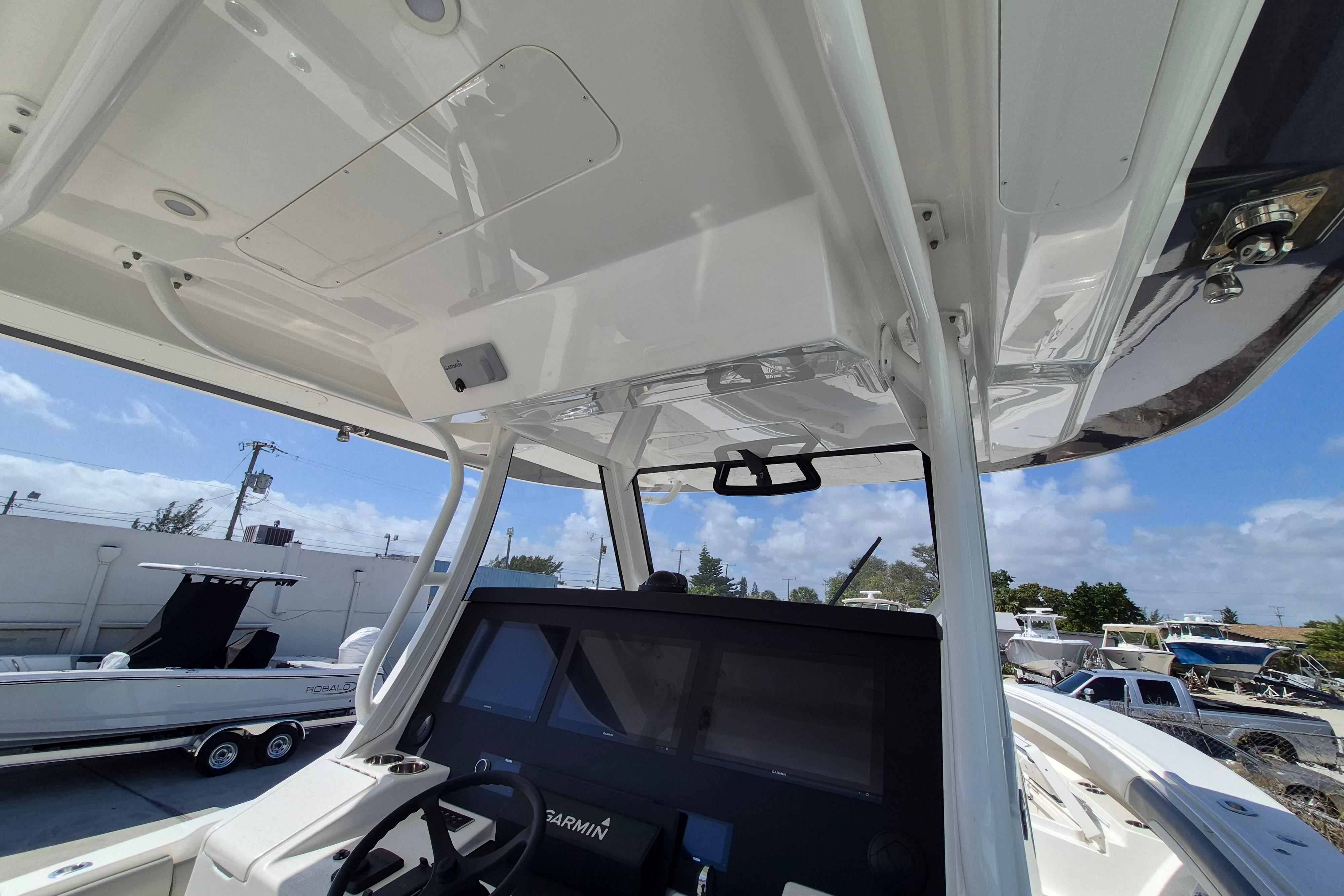 2024 Regulator 37 - Image 12