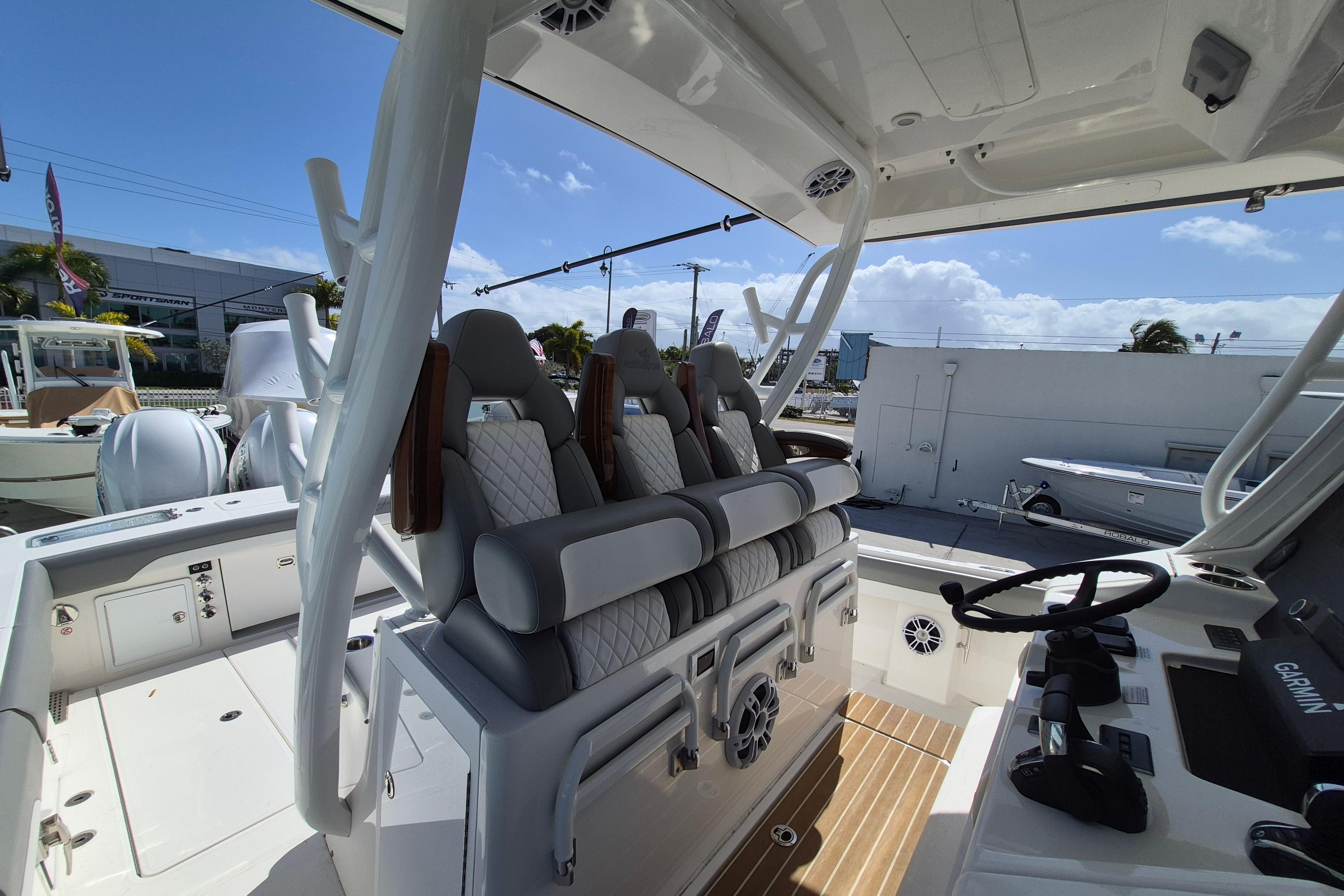 2024 Regulator 37 - Image 13