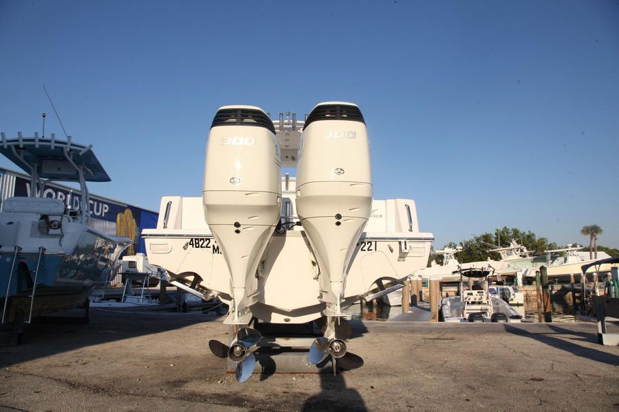 2017 Ocean Runner 29 CC Open Fisherman