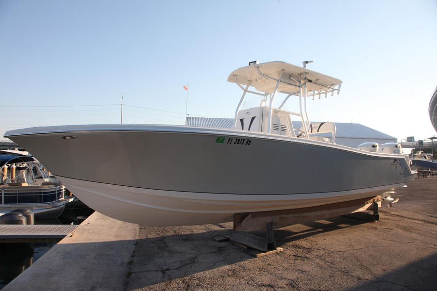 2017 Ocean Runner 29 CC Open Fisherman