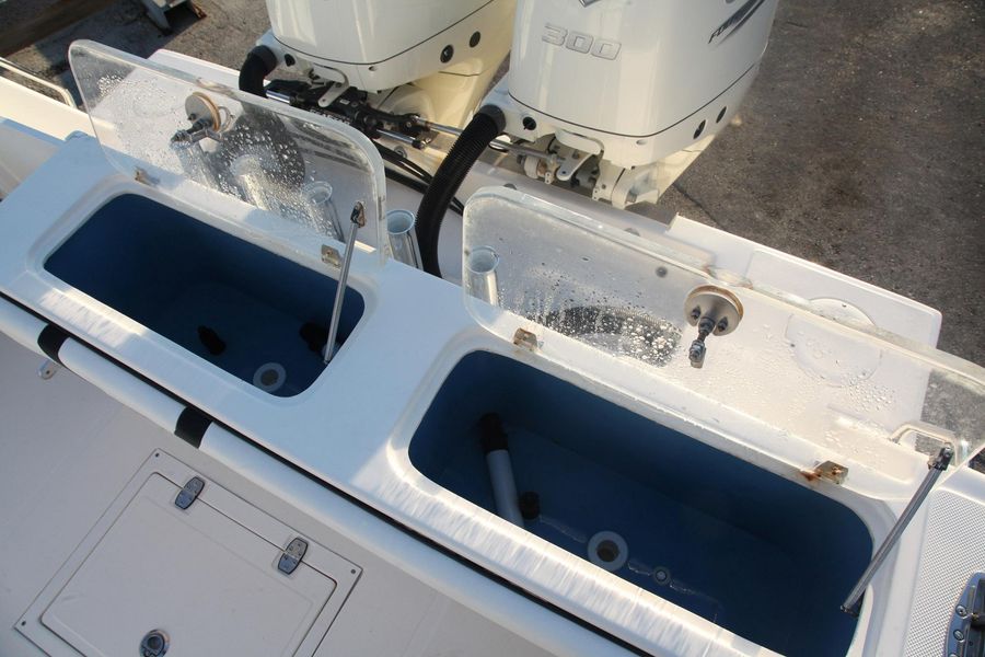 2017 Ocean Runner 29 CC Open Fisherman