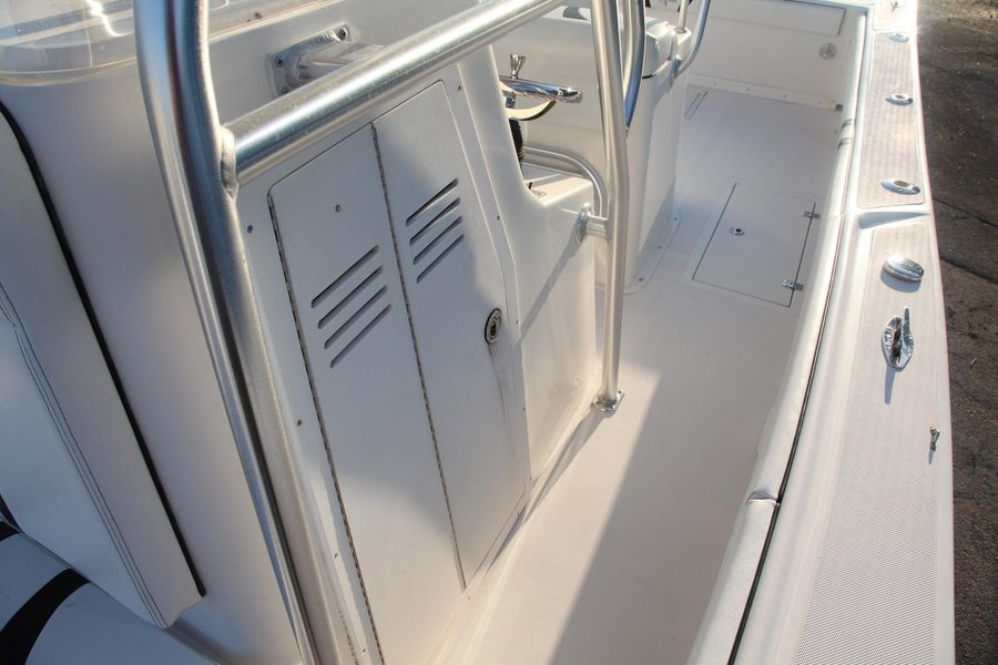 2017 Ocean Runner 29 CC Open Fisherman