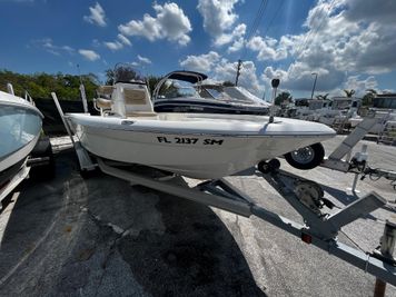 2020 NauticStar 227 XTS