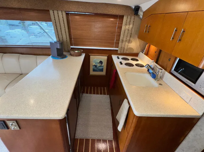 Fin - Allie Yacht Photos Pics 