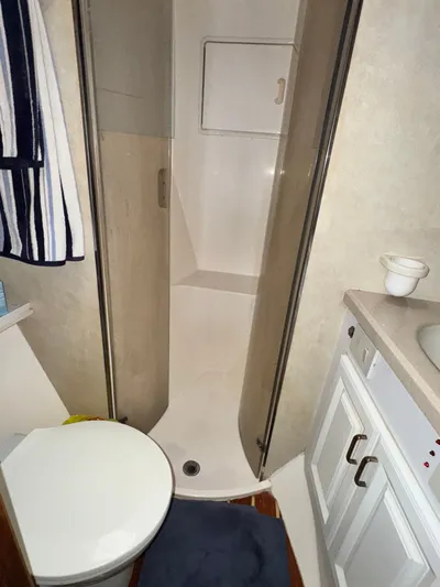 Fin - Allie Yacht Photos Pics 