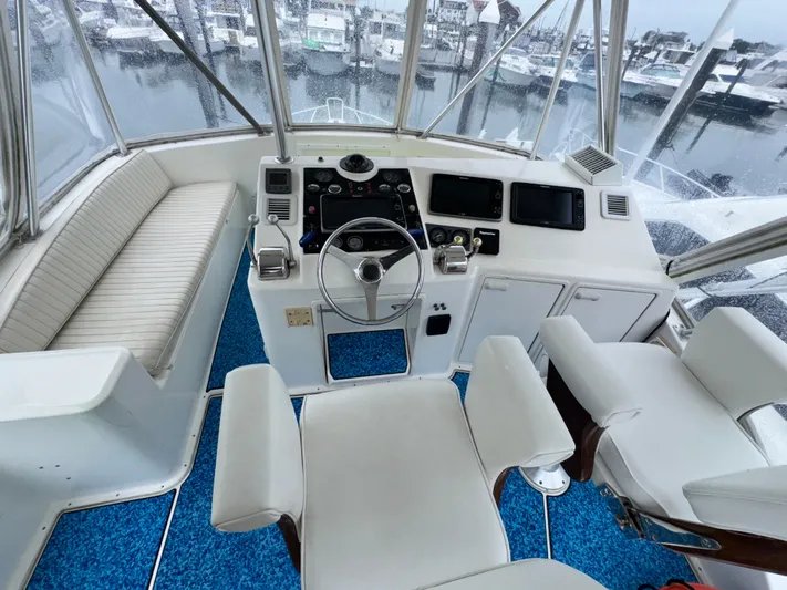 Fin - Allie Yacht Photos Pics 