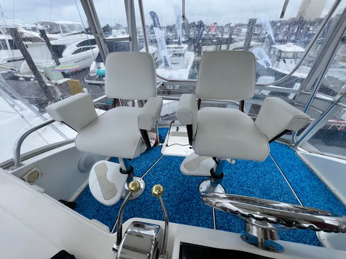 Fin - Allie Yacht Photos Pics 