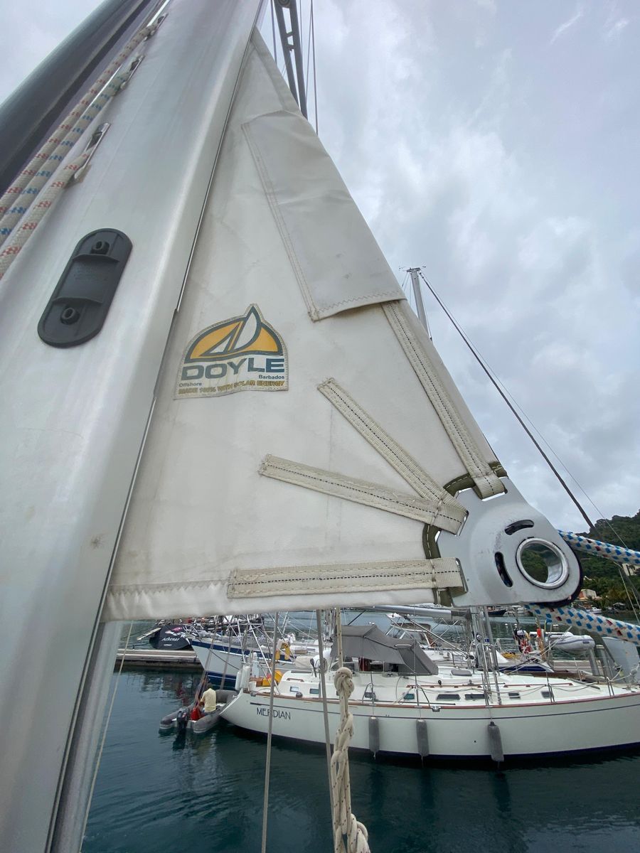2009 Hylas 54 