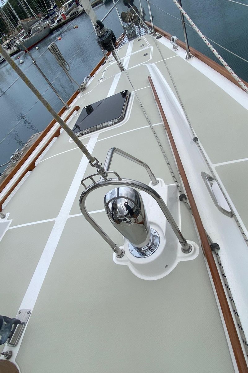 2009 Hylas 54 