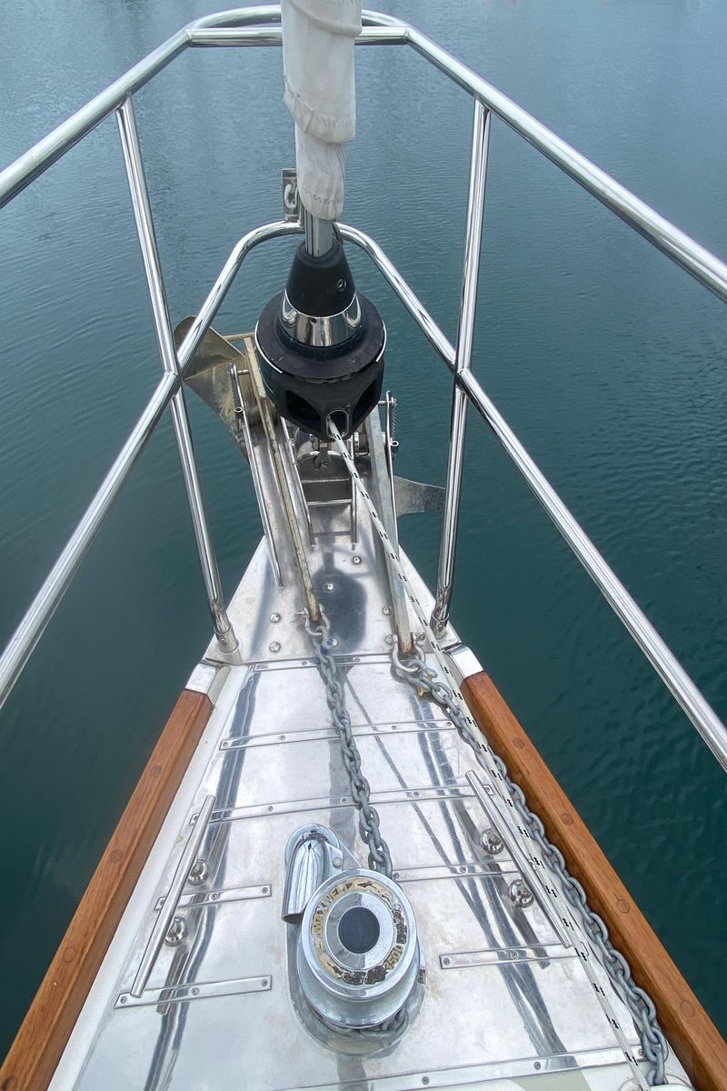 2009 Hylas 54 
