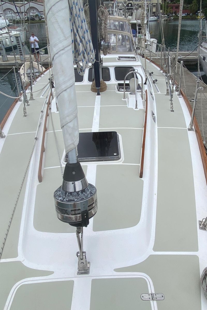2009 Hylas 54 