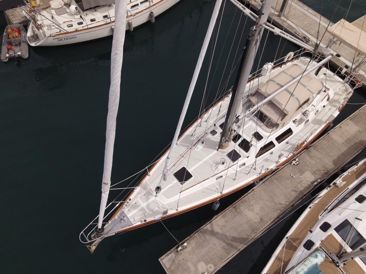 2009 Hylas 54 