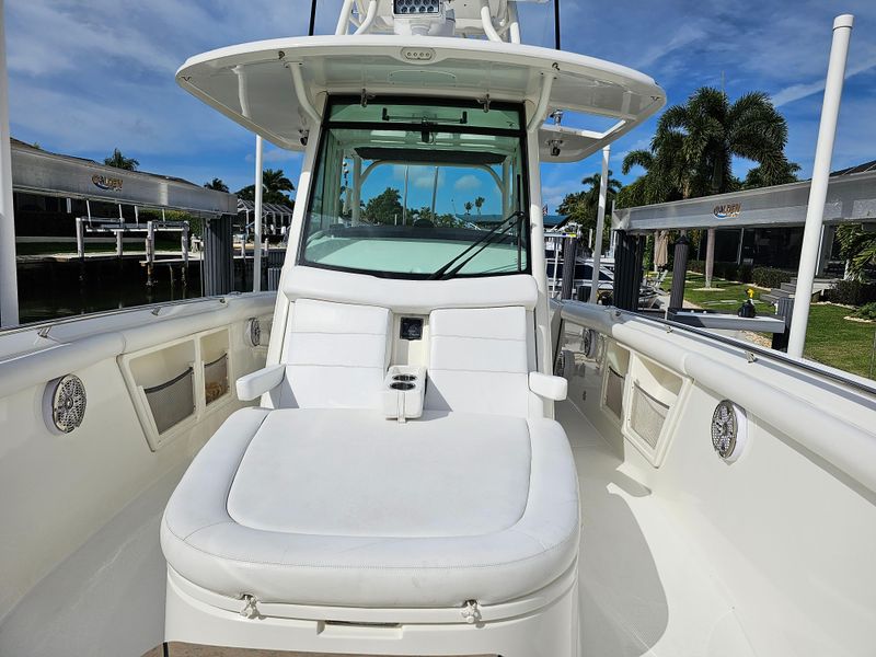 2018 Boston Whaler 350 Outrage