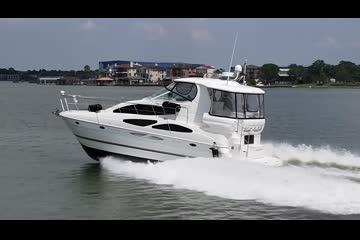Cruisers Yachts 405 Express Motoryacht video