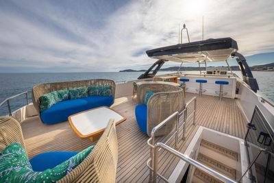 Yacht