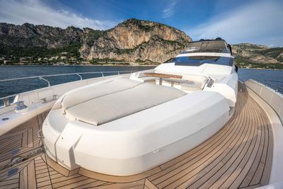 Yacht