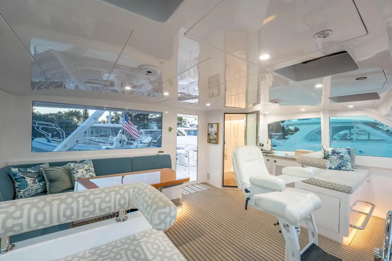 Homarus Yacht Photos Pics Luxurious 2021 Horizon yacht interior with plush seating and elegant design.