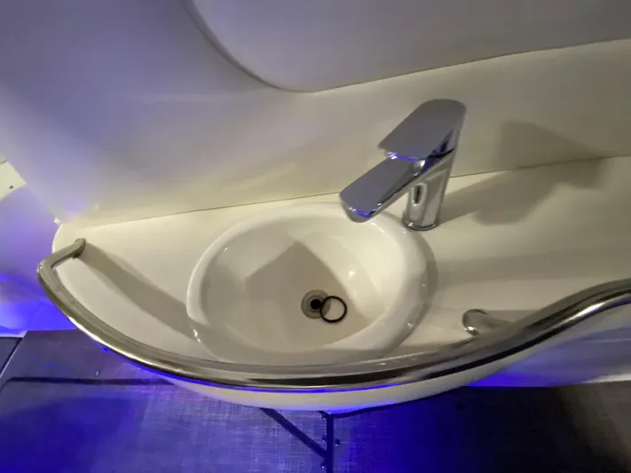 Scalawag Yacht Photos Pics 