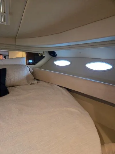 2 Spicy Yacht Photos Pics Interior cabin of 2003 Sea Ray 380 Sundancer yacht with cozy bedding.