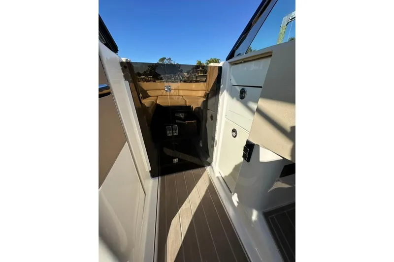  Yacht Photos Pics 2019 Regal 29 OBX boat interior with sleek design and modern features.