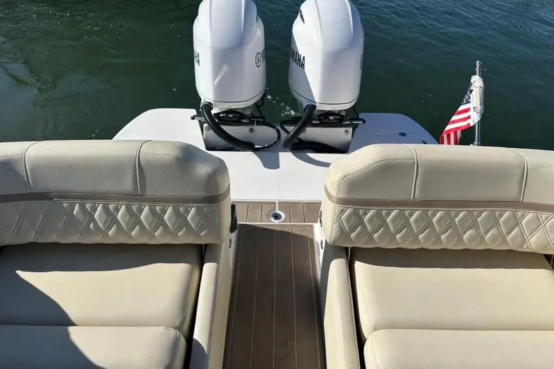  Yacht Photos Pics 2019 Regal 29 OBX boat with twin Yamaha engines and luxurious seating.