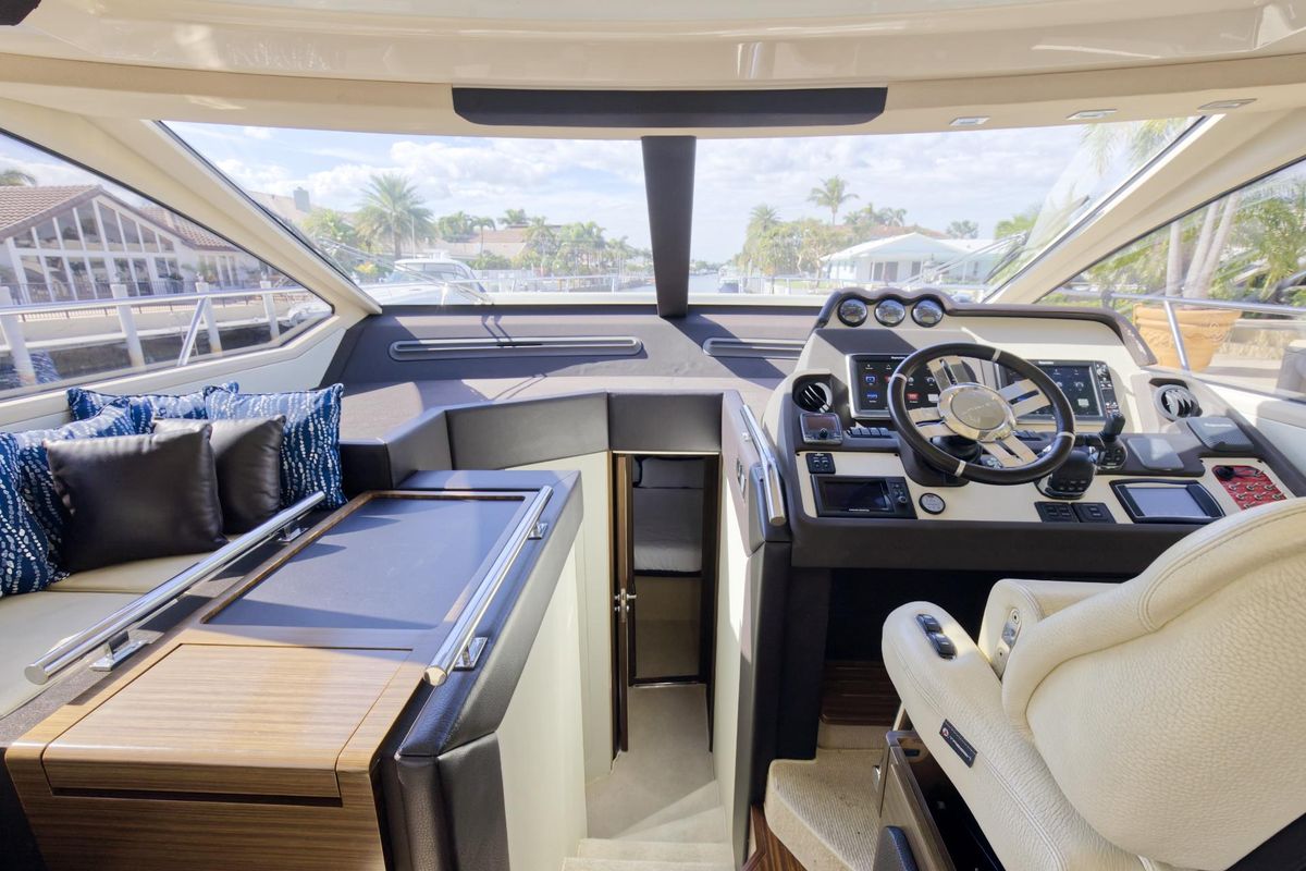 2013 Azimut 55 