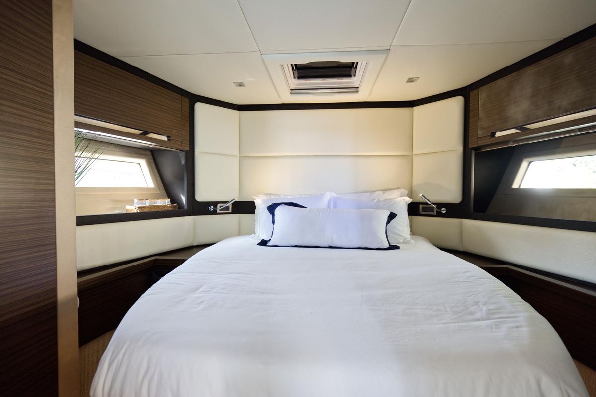2013 Azimut 55 