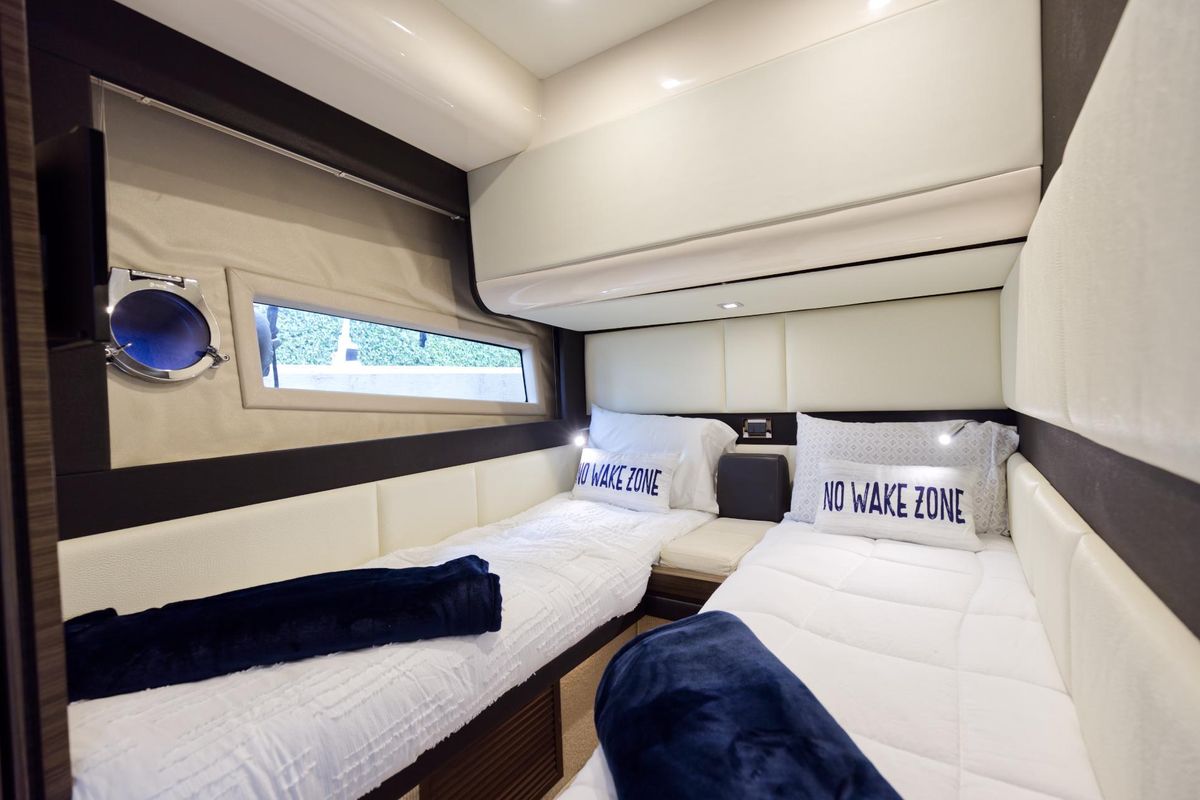 2013 Azimut 55 