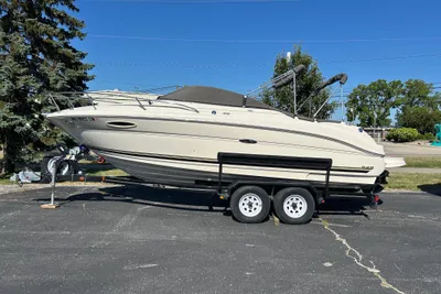 Sea Ray 225 Weekender