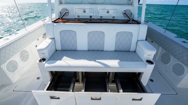 Executive Decision Yacht Photos Pics 2021 Hcb 53 Sueños - Image 16