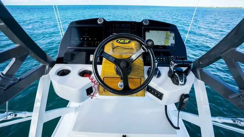 Executive Decision Yacht Photos Pics 2021 Hcb 53 Sueños - Image 22