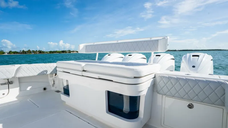 Executive Decision Yacht Photos Pics 2021 Hcb 53 Sueños - Image 13