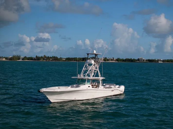 Executive Decision Yacht Photos Pics 2021 Hcb 53 Sueños - Image 7