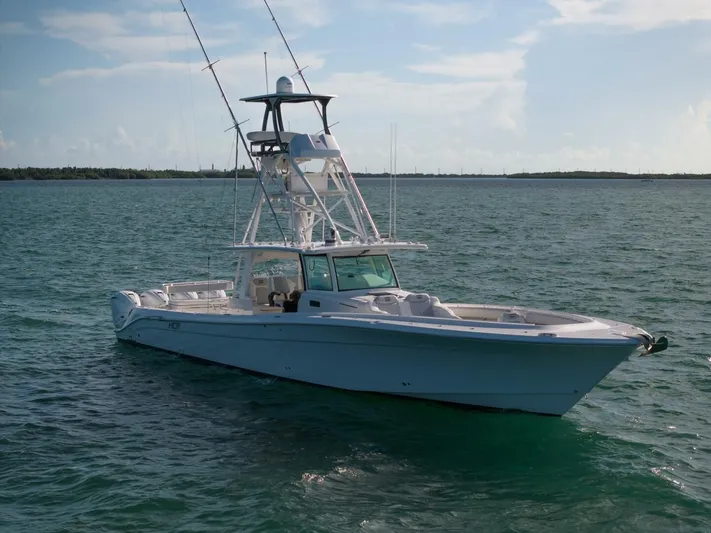 Executive Decision Yacht Photos Pics 2021 Hcb 53 Sueños - Image 2