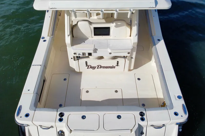  Yacht Photos Pics 2024 Scout 425 LXF boat deck, spacious layout, white finish, named "Day Dreamin".
