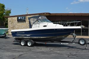 Caravelle 230 Walk Around Stern Drive