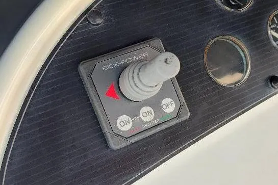 Epic Yacht Photos Pics Control panel of 1998 Bayliner 4788 Pilot House Motoryacht with Side-Power thruster switch.