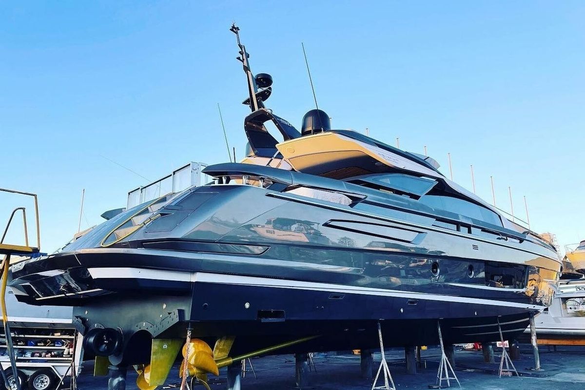 2022 Azimut 94 