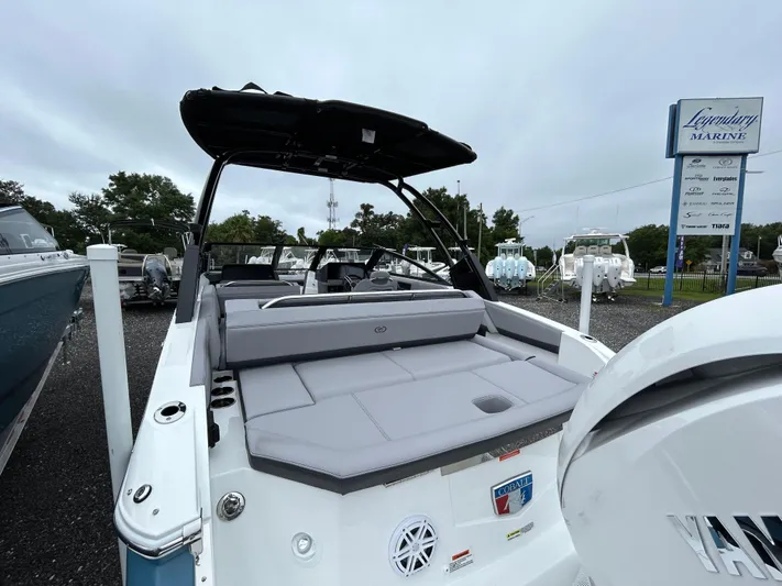  Yacht Photos Pics 2025 Cobalt R4 Ob - Image 9