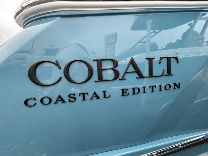  Yacht Photos Pics 2025 Cobalt R4 Ob - Image 4
