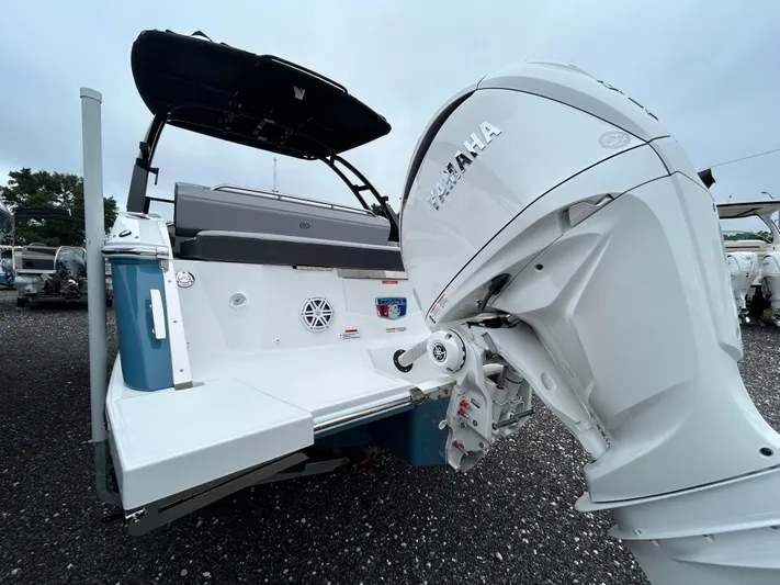  Yacht Photos Pics 2025 Cobalt R4 Ob - Image 7