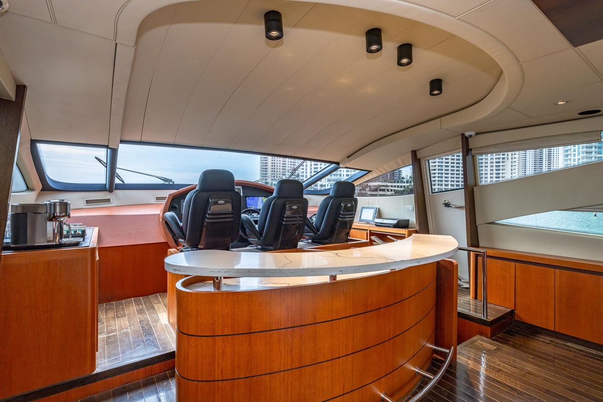 2008 Pershing 90 